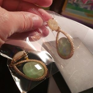 Avon Shining Stars Pierced Earrings NWT